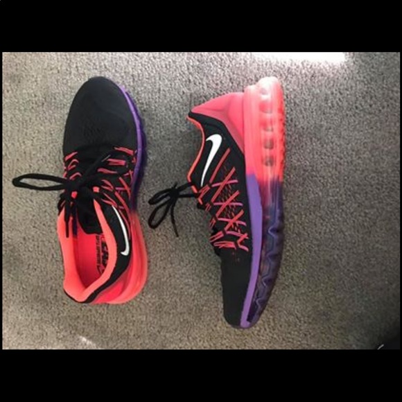 Women’s Nike Air Max - Picture 3 of 3